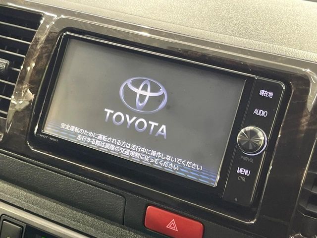 Toyota Hiace Van 3