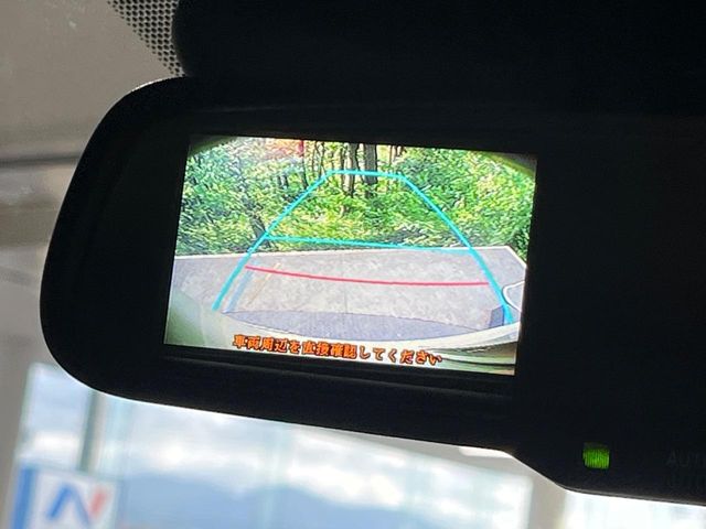 Toyota Hiace Van 4