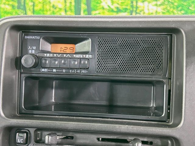 Daihatsu Hijet Cargo 5