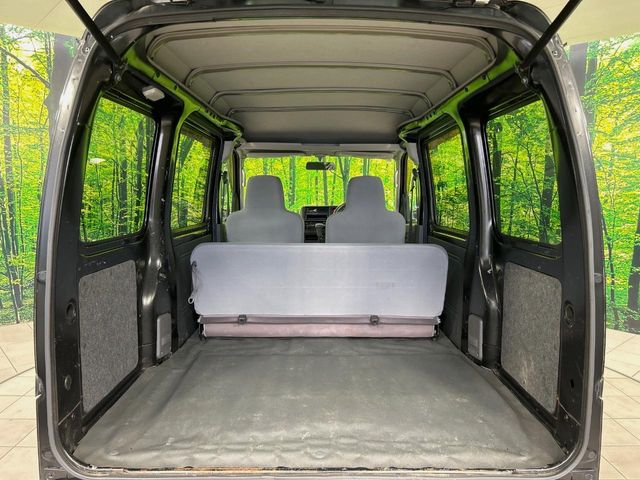 Daihatsu Hijet Cargo 10