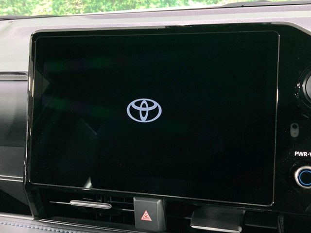 Toyota Voxy 4