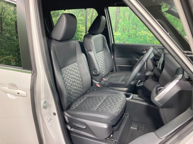 Toyota Voxy 8
