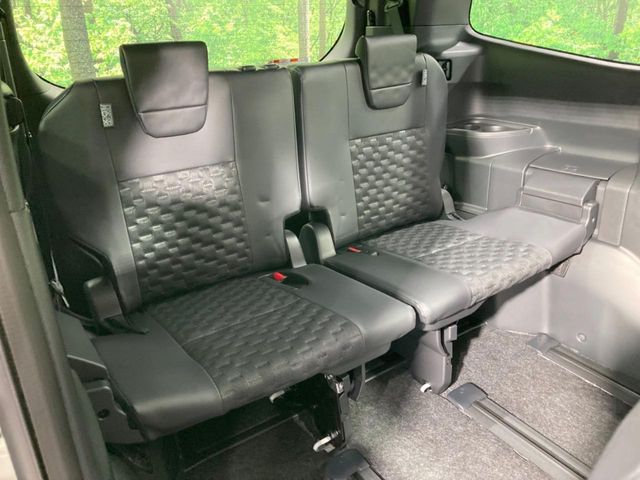 Toyota Voxy 10
