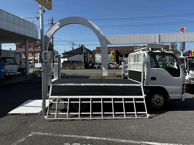 Isuzu Elf 12