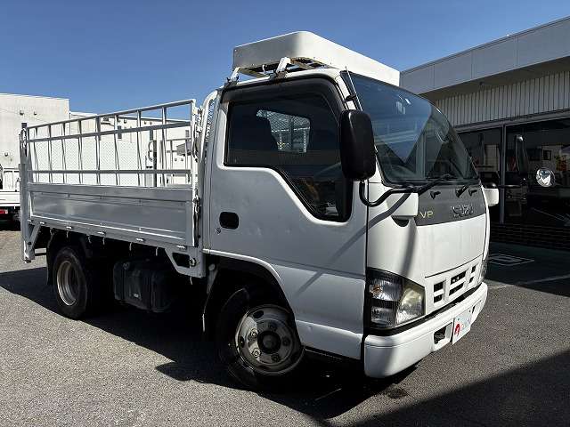 Isuzu Elf 3