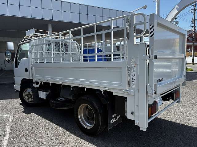 Isuzu Elf 6