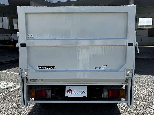 Isuzu Elf 7