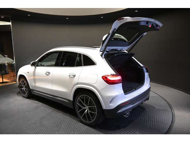 Mercedes-Benz GLA-Class 8