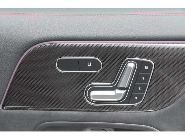 Mercedes-Benz GLA-Class 10