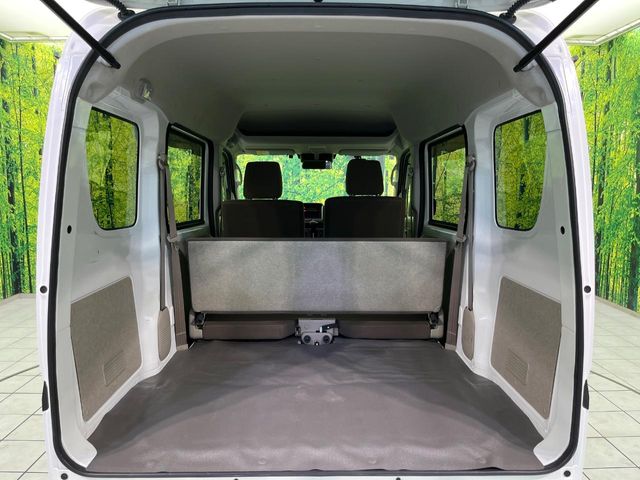 Nissan NV100 Clipper 10
