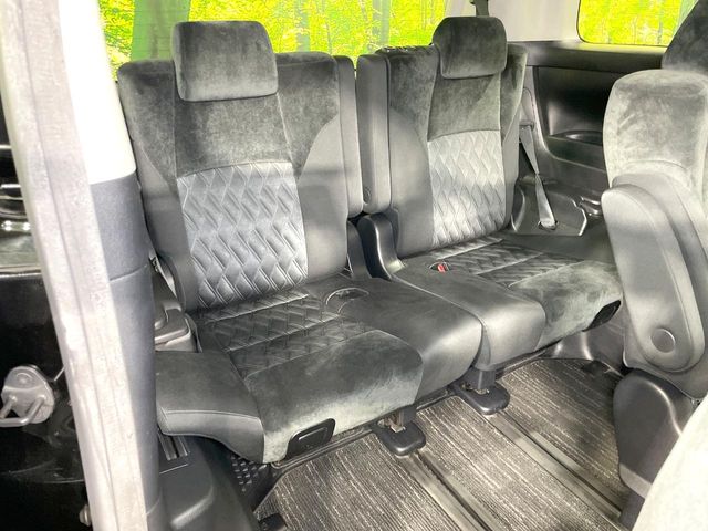 Toyota Alphard 11