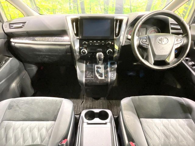 Toyota Alphard 2