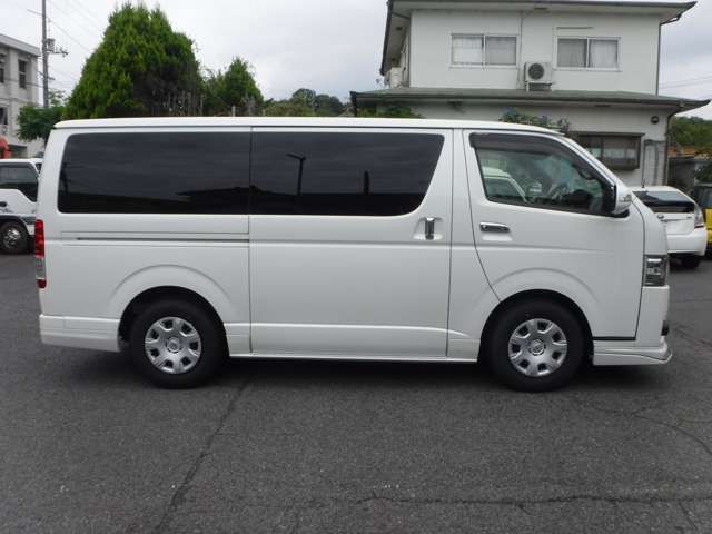 Toyota Hiace Van 3