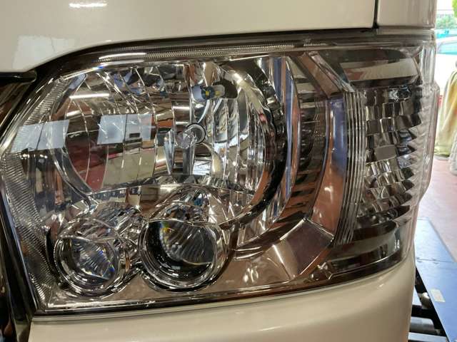 Toyota Hiace Van 9