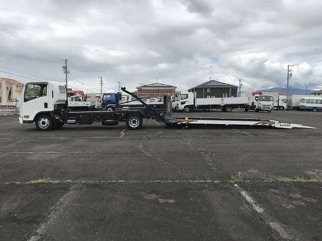 Isuzu Elf 7
