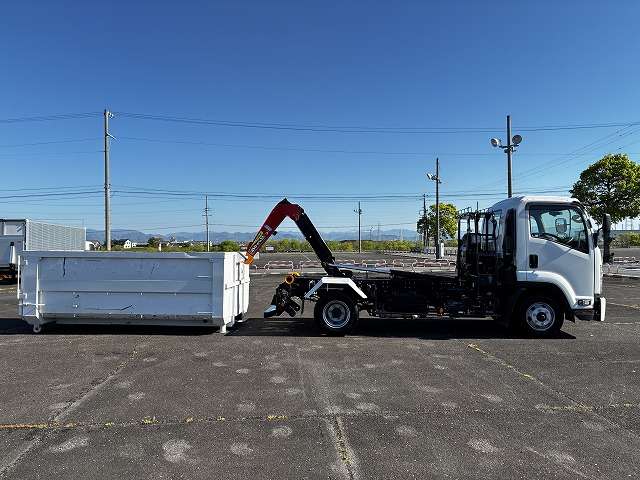 Isuzu Forward 4