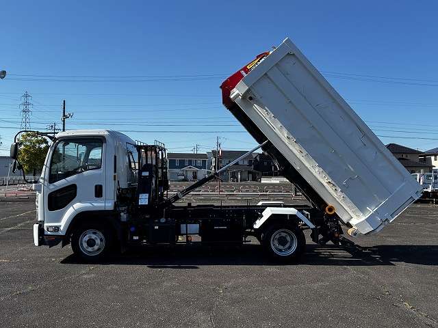 Isuzu Forward 9