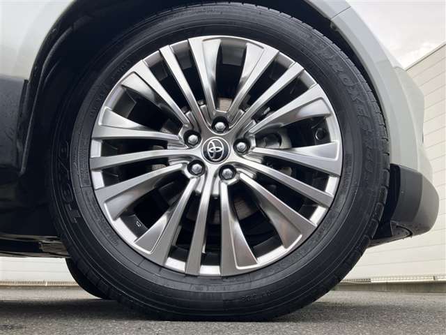Toyota Harrier 6