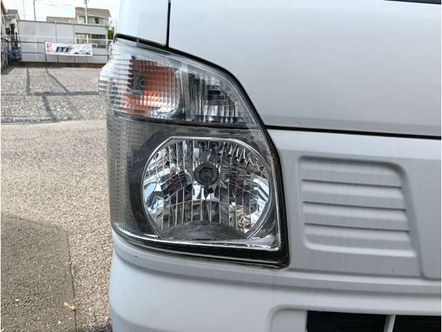 Nissan NT100 Clipper 12