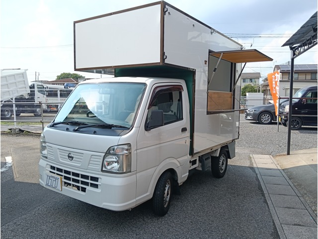 Nissan NT100 Clipper 3