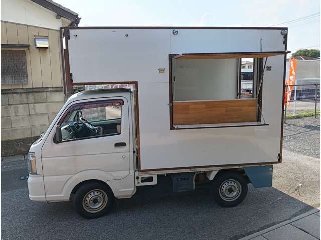 Nissan NT100 Clipper 4