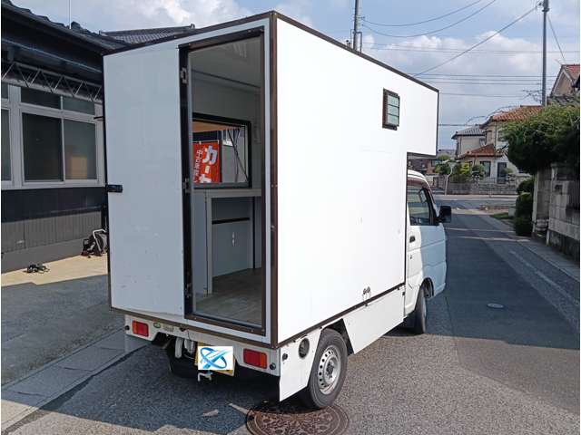 Nissan NT100 Clipper 9