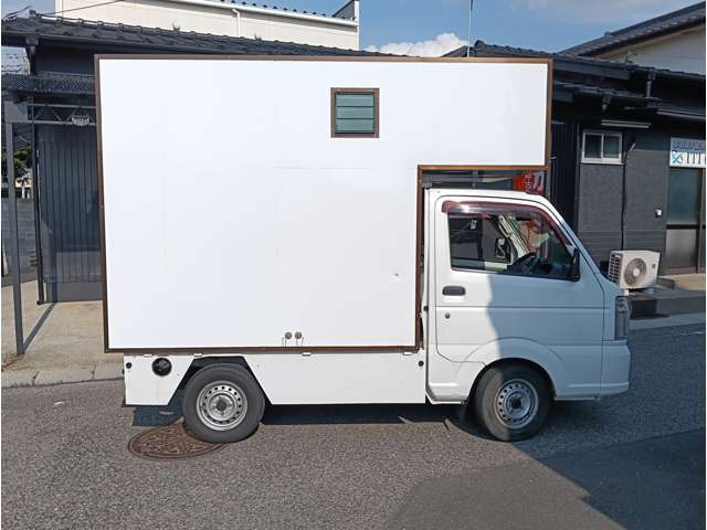 Nissan NT100 Clipper 10