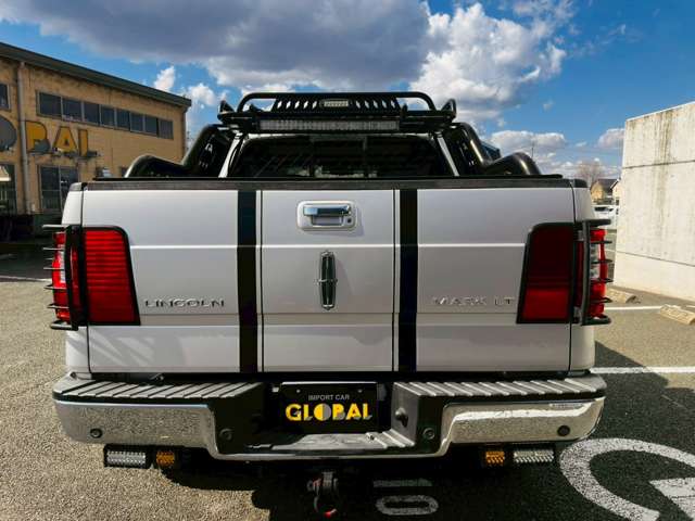 Lincoln Mark LT 8
