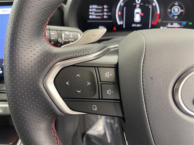 Lexus LBX 11