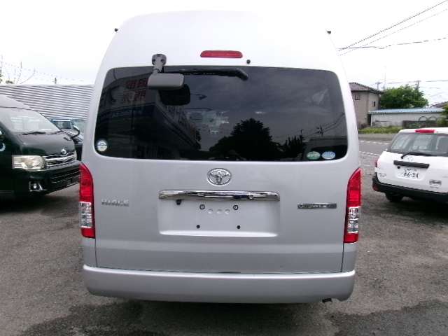 Toyota Hiace 5