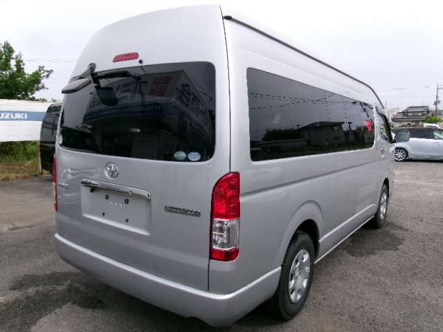 Toyota Hiace 6