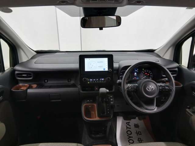 Toyota Sienta 12