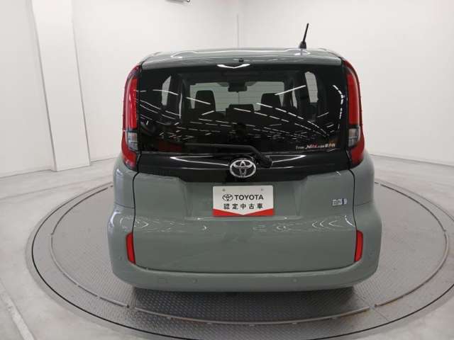 Toyota Sienta 6
