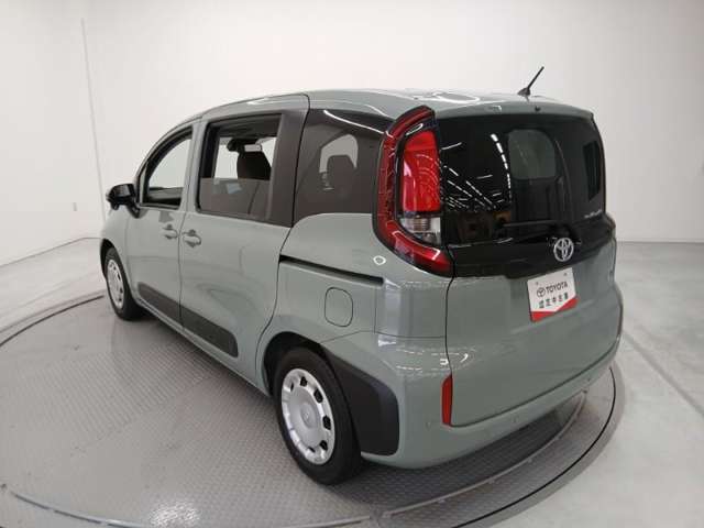 Toyota Sienta 7