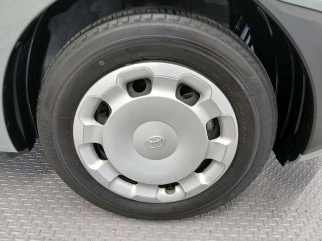 Toyota Sienta 9