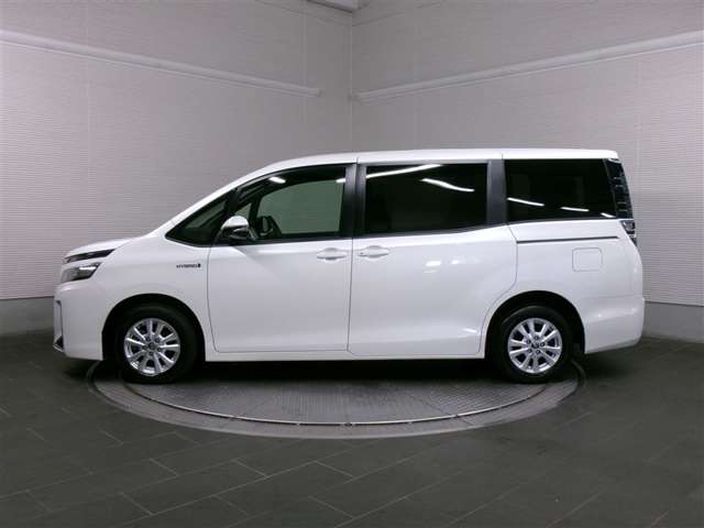 Toyota Voxy 5