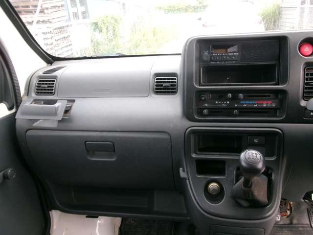 Daihatsu Hijet Cargo 11