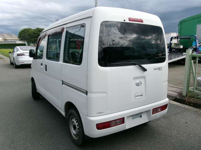 Daihatsu Hijet Cargo 4
