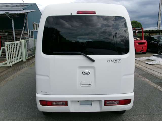 Daihatsu Hijet Cargo 5
