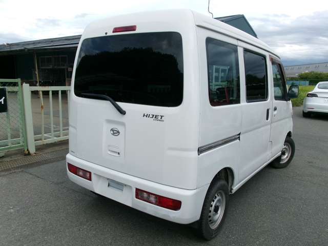 Daihatsu Hijet Cargo 6