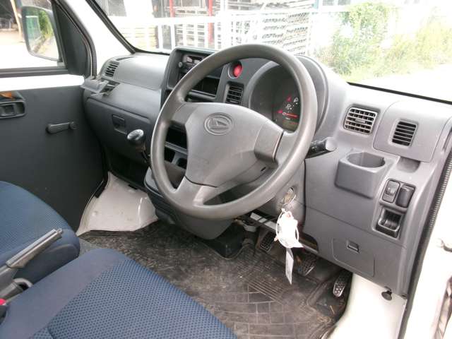 Daihatsu Hijet Cargo 9