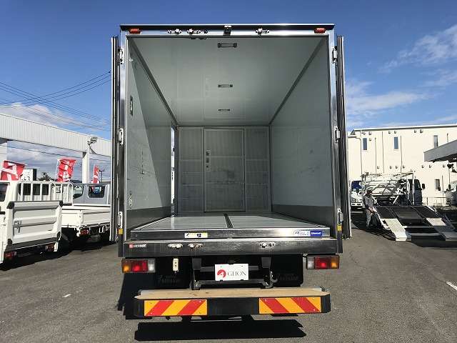 Isuzu Elf 12