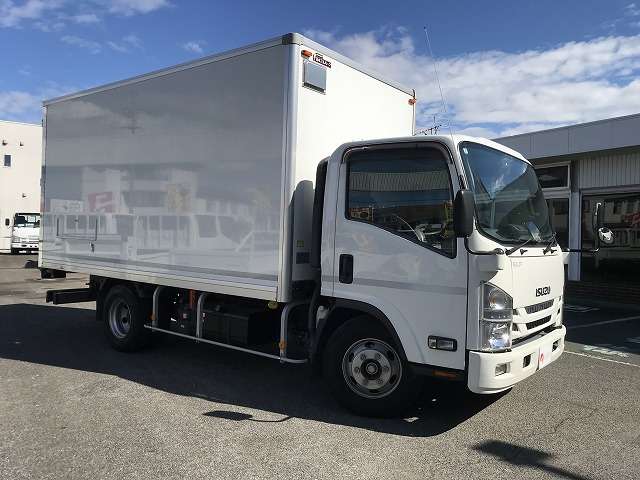 Isuzu Elf 3