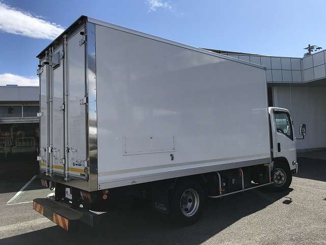 Isuzu Elf 6