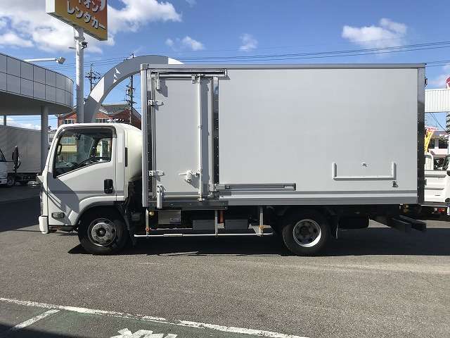 Isuzu Elf 7