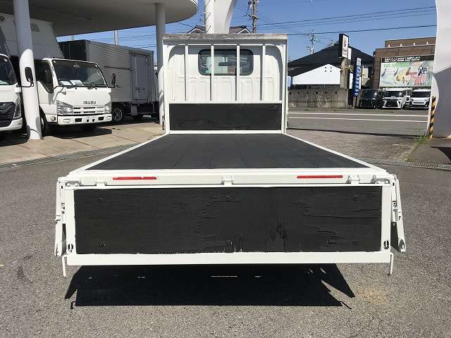 Isuzu Elf 12