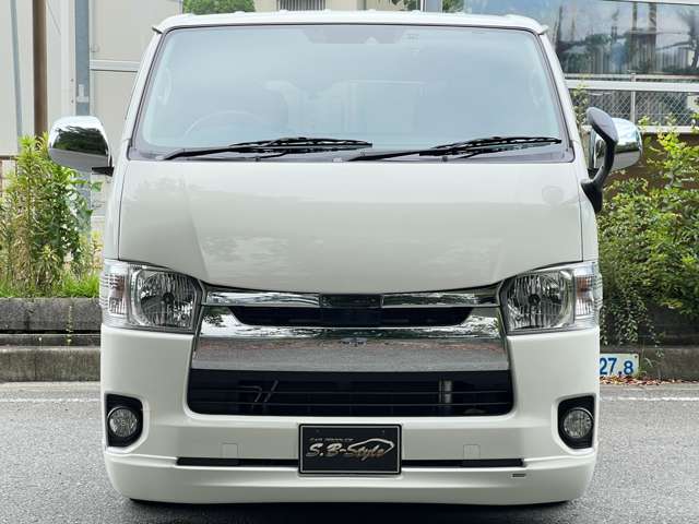 Toyota Hiace Van 10