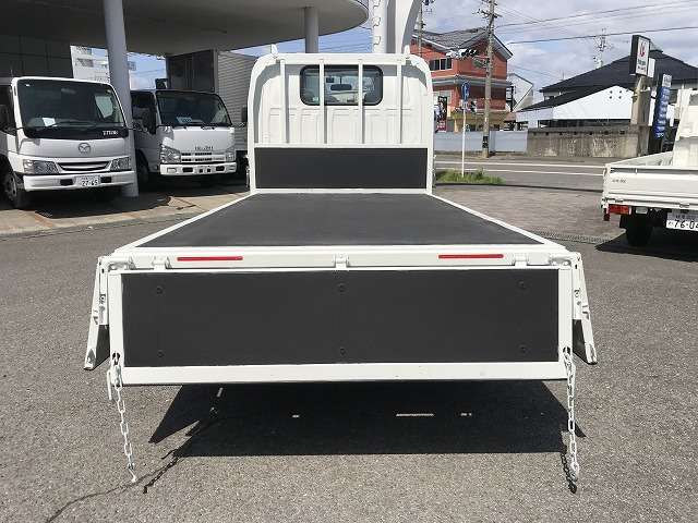 Isuzu Elf 12