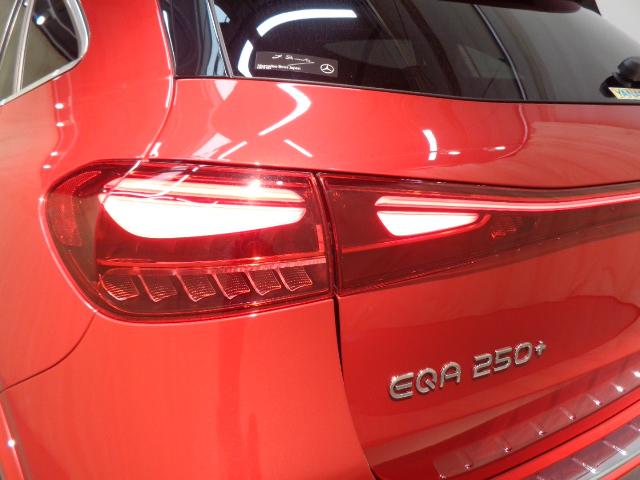 Mercedes-Benz EQA 11