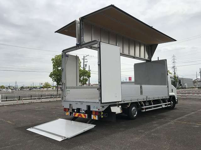 Isuzu Forward 11